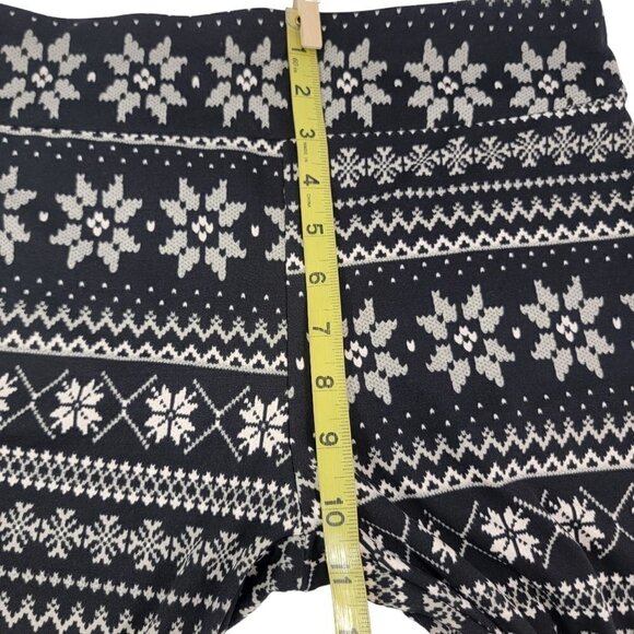 Time and Tru Women’s Soft High Rise Fitted Fair Isle Christmas Leggings - Picture 7 of 16